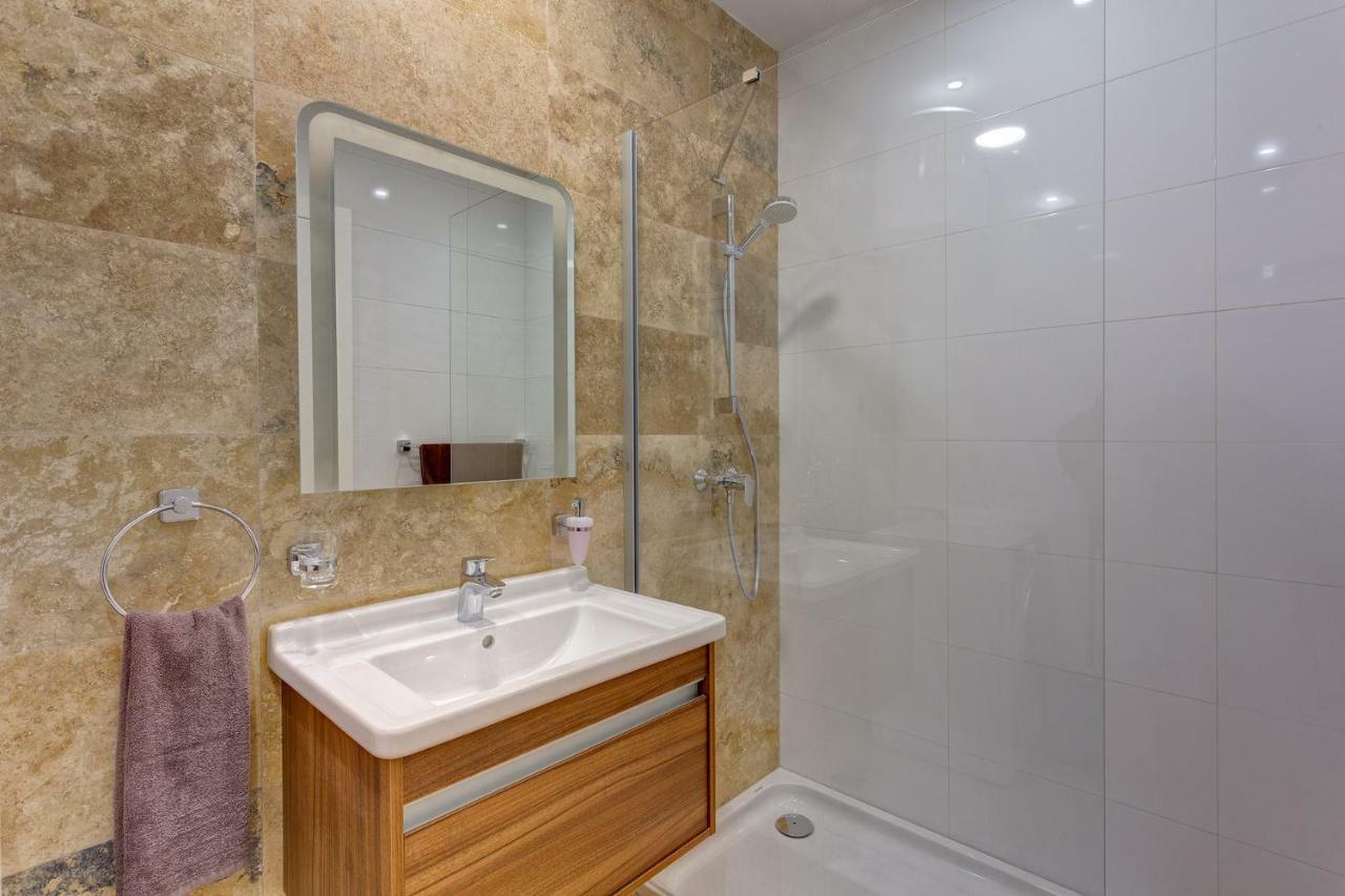 Modern 2 Bedroom Apartment In St Julians Saint Julian's Exterior photo